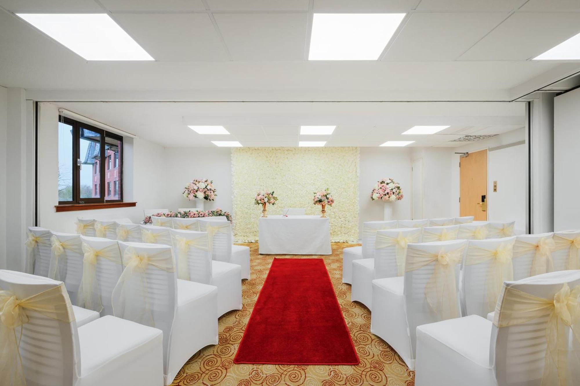 Holiday Inn Northampton By Ihg Kültér fotó