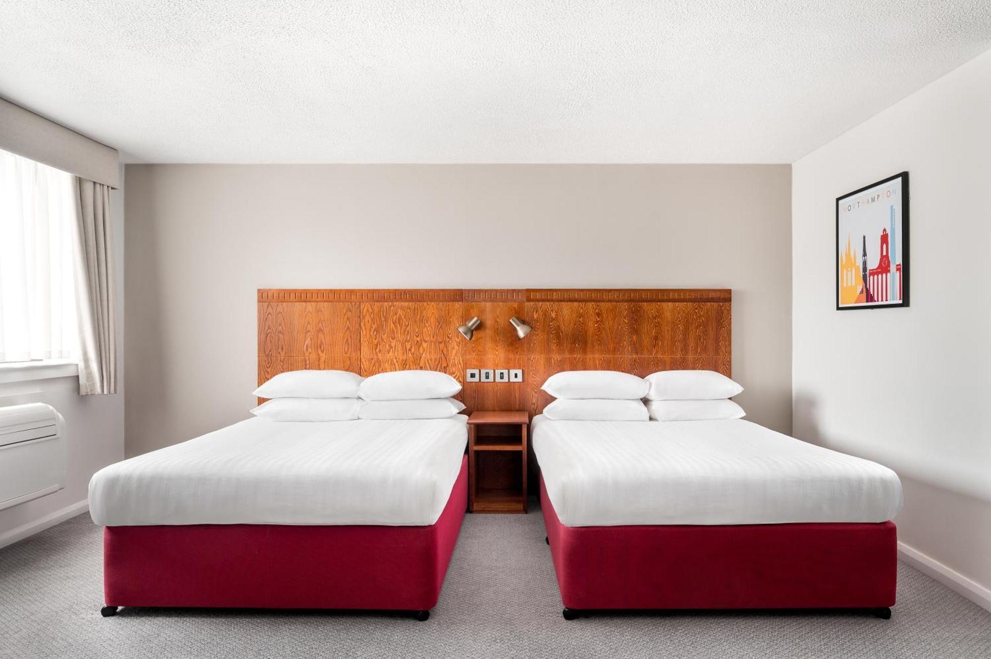 Holiday Inn Northampton By Ihg Kültér fotó